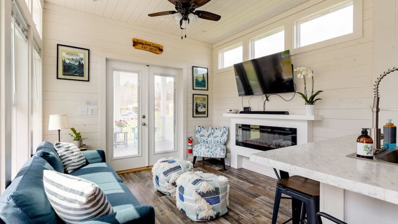 Photo of Livingroom in Mills River