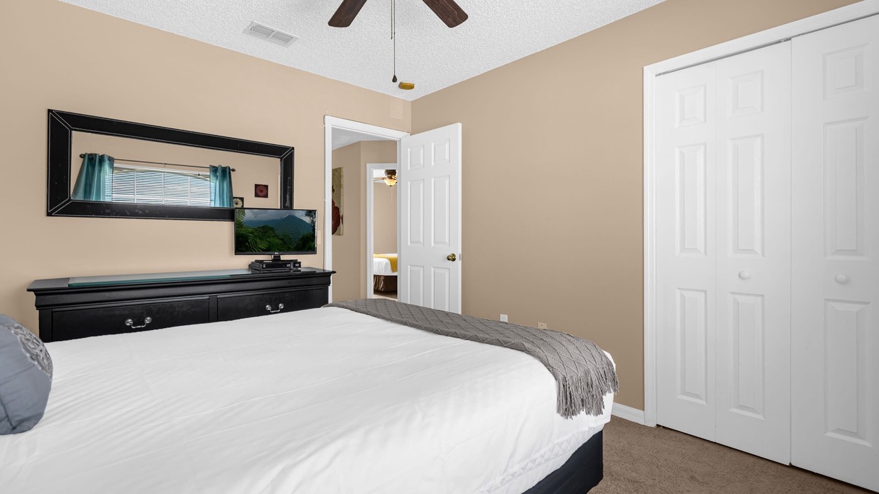 Photo of Bedroom in Crescent Lakes