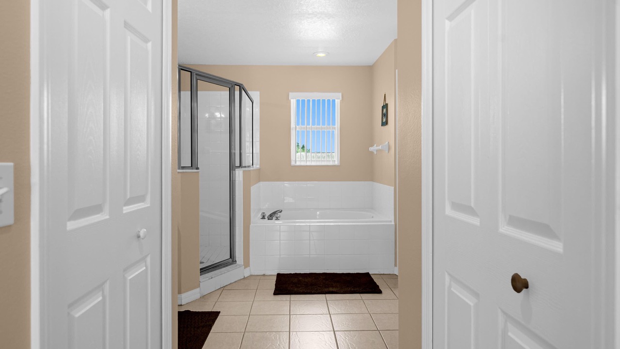 Photo of Bathroom in Crescent Lakes