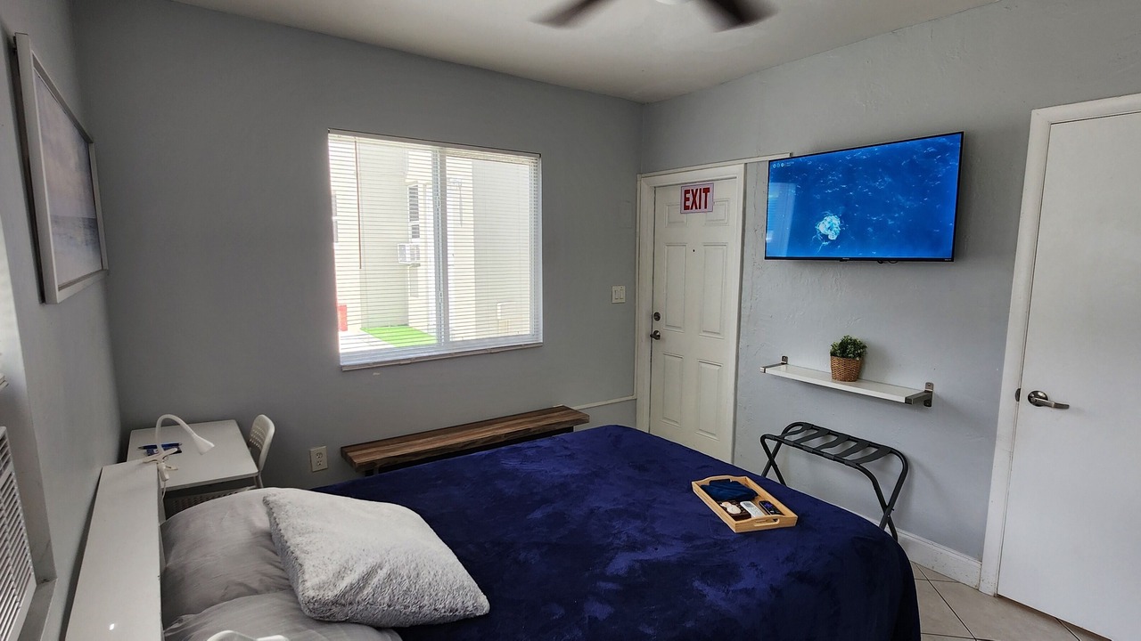 Photo of Bedroom in Hollywood South Central Beach