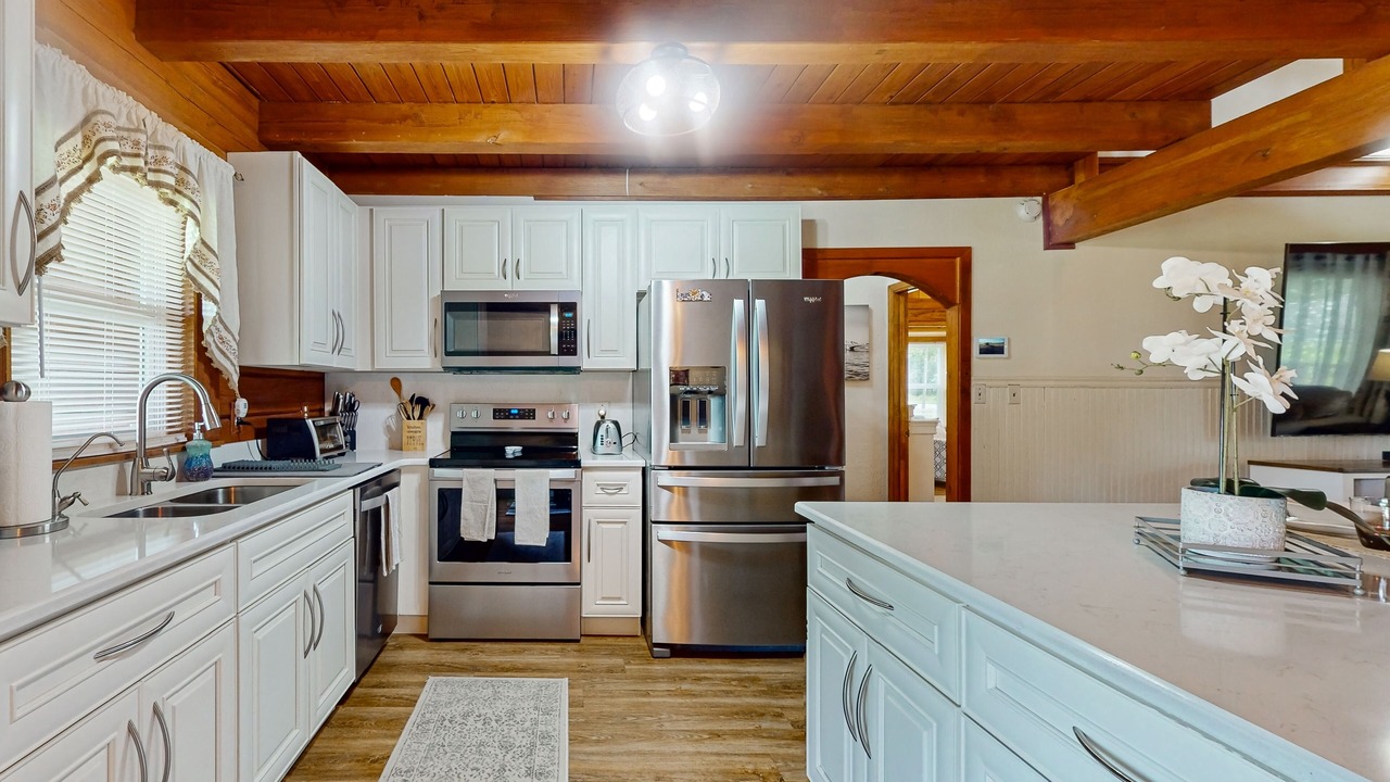 Photo of Kitchen in Groveland