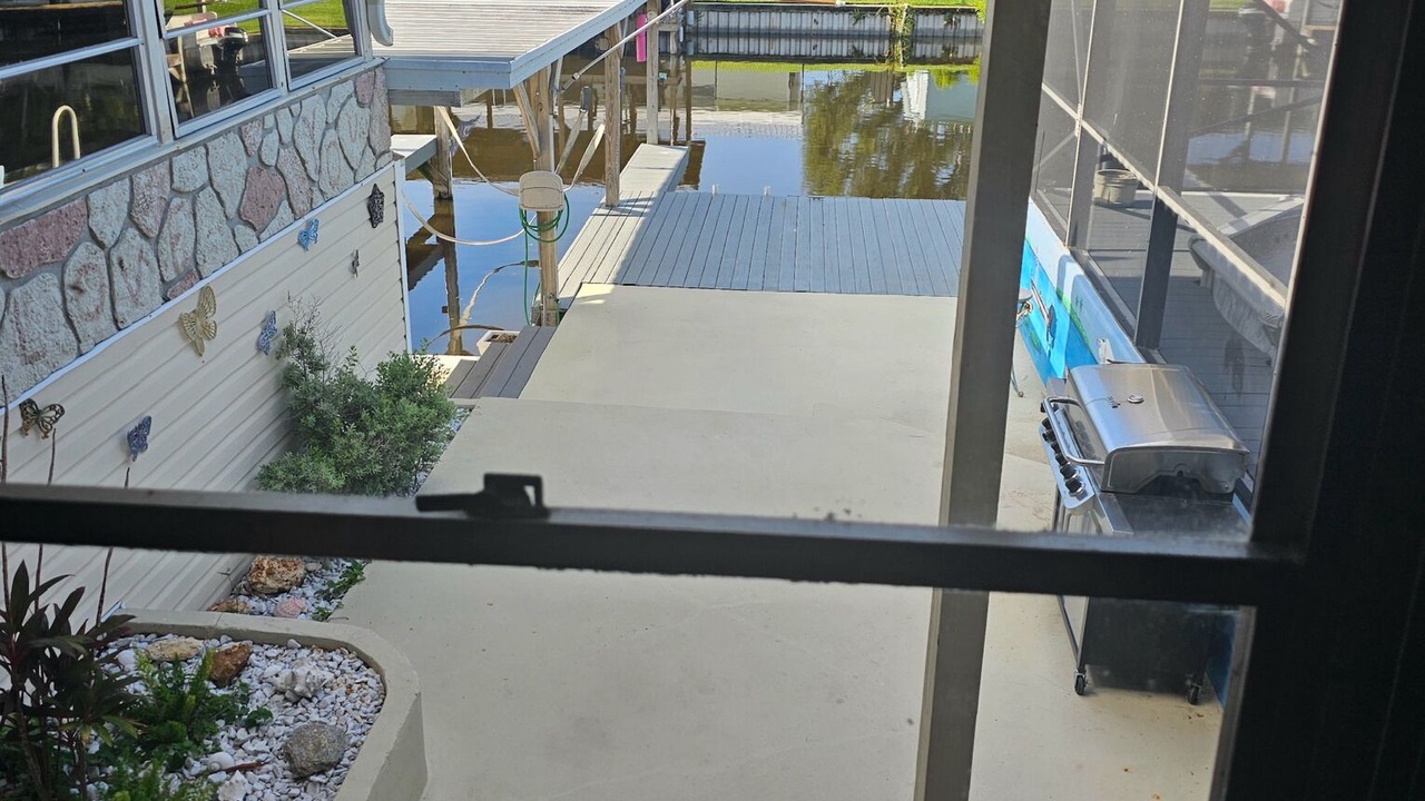 Photo of Patio Balcony in Taylor Creek
