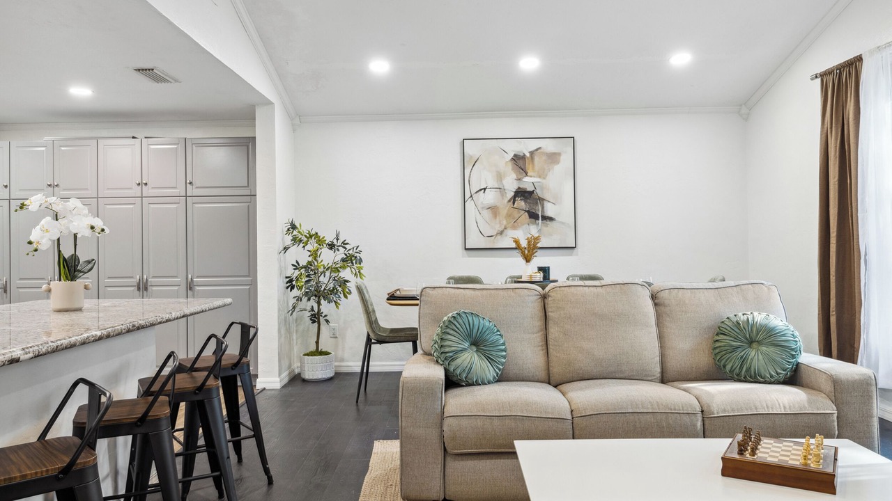 Photo of Livingroom in Gainesville
