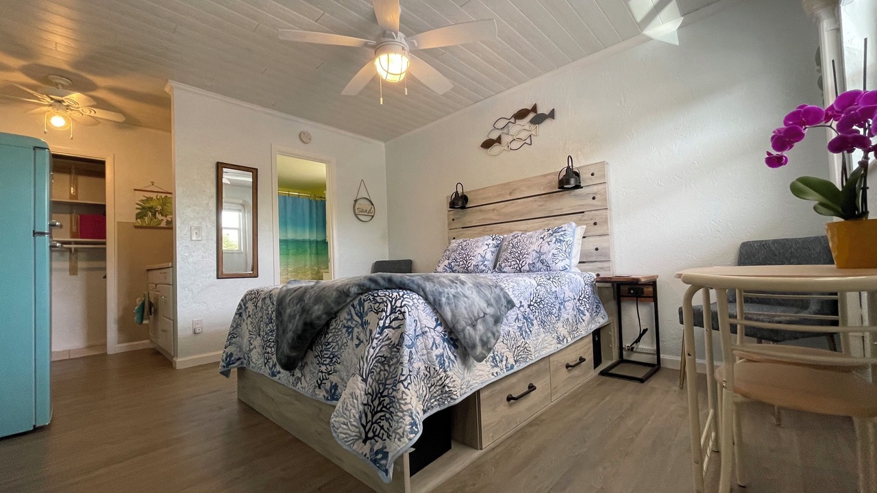 Photo of Bedroom in Golden Beach