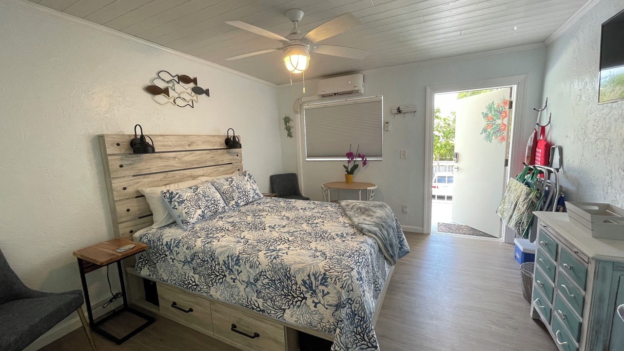 Photo of Bedroom in Golden Beach