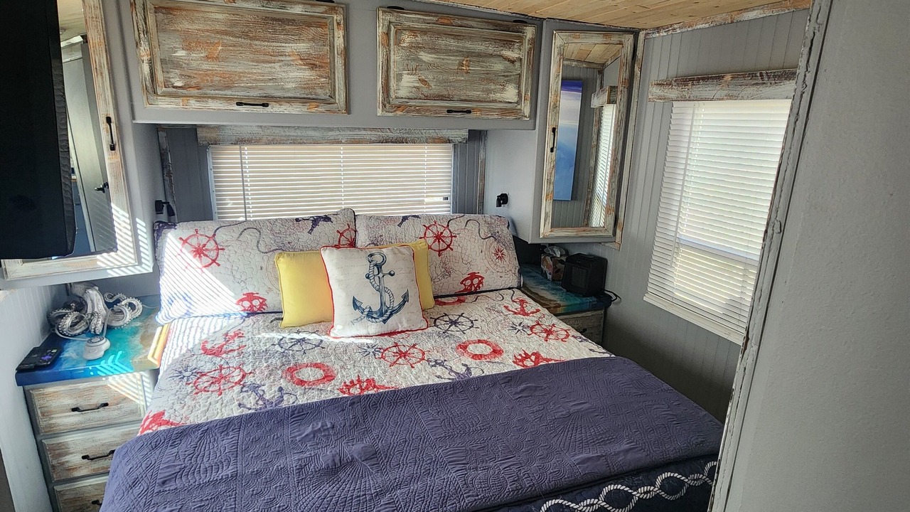 Photo of Bedroom in Perry
