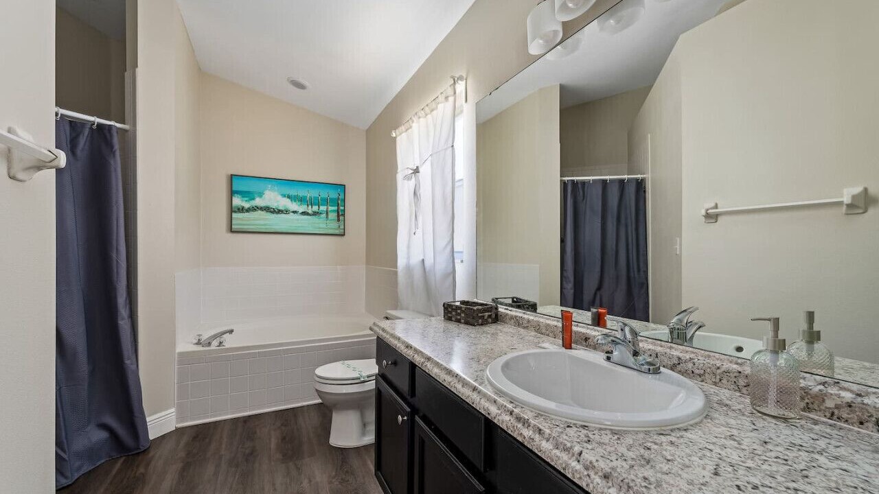 Photo of Bathroom in Ridgewood Lakes