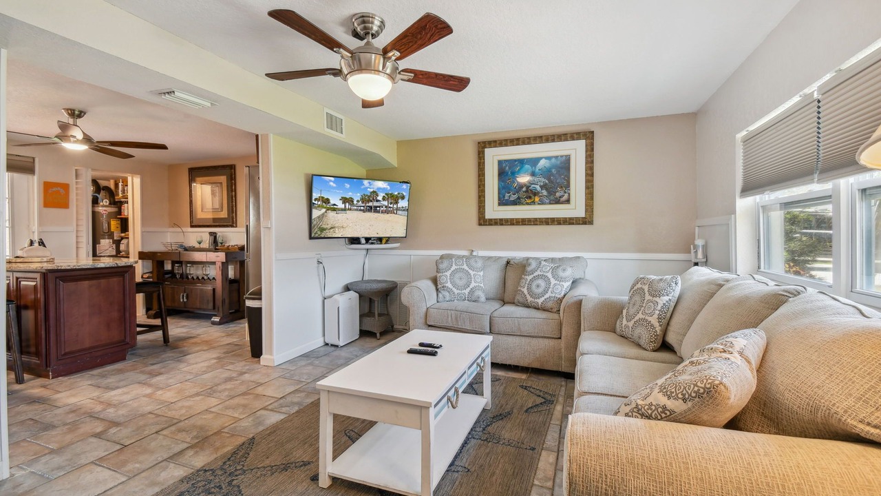 Photo of Livingroom in Hudson Beach Estates