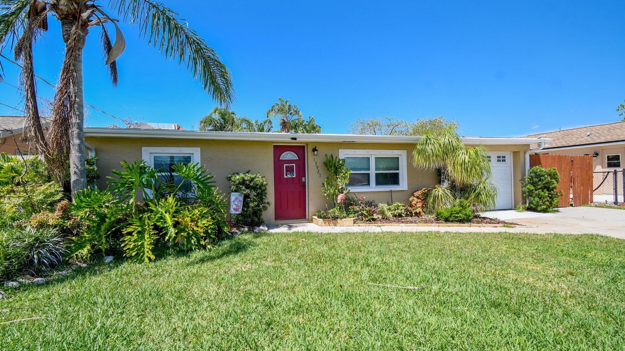 Photo of Outdoor in Hudson Beach Estates