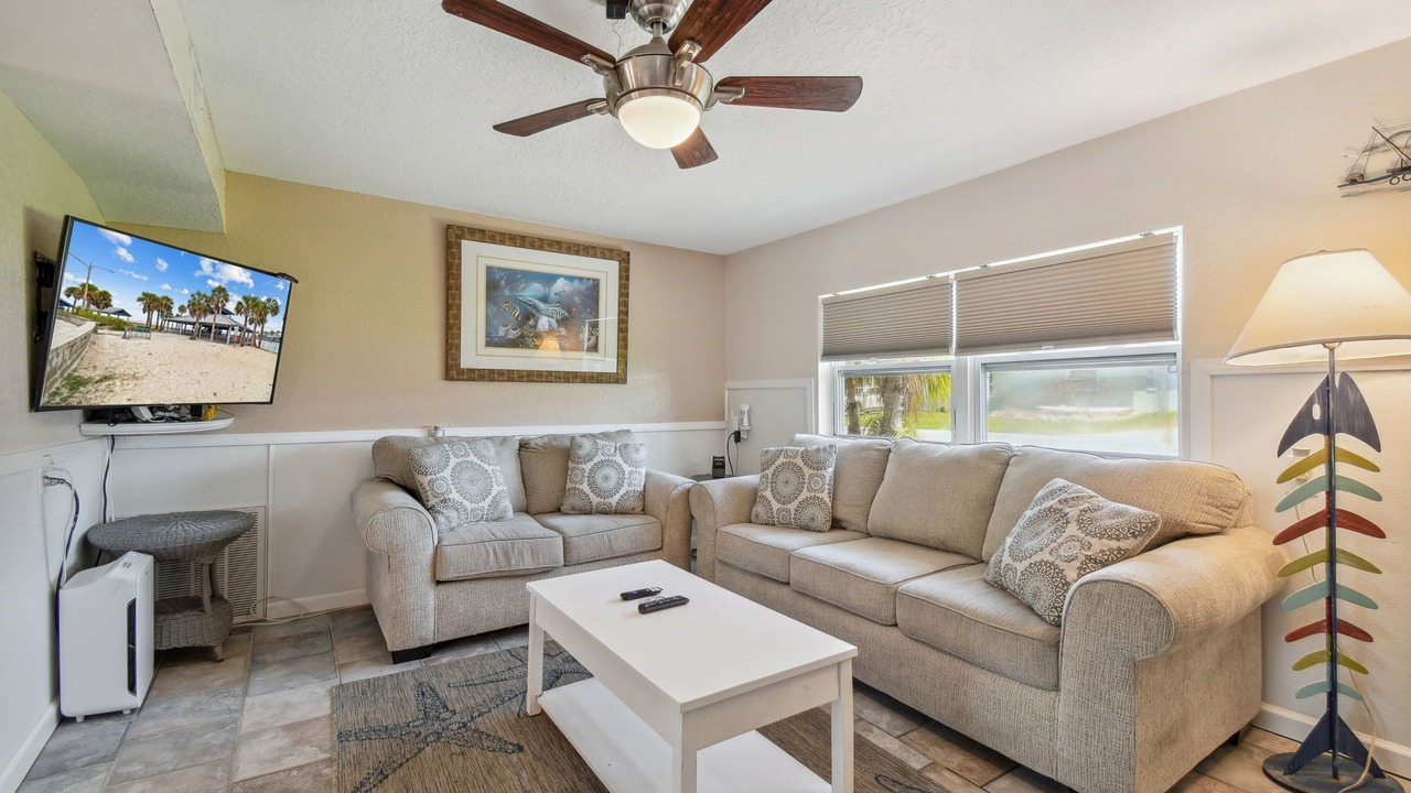 Photo of Livingroom in Hudson Beach Estates
