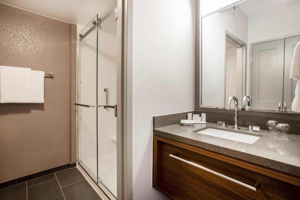 Photo of Bathroom in Fairvilla