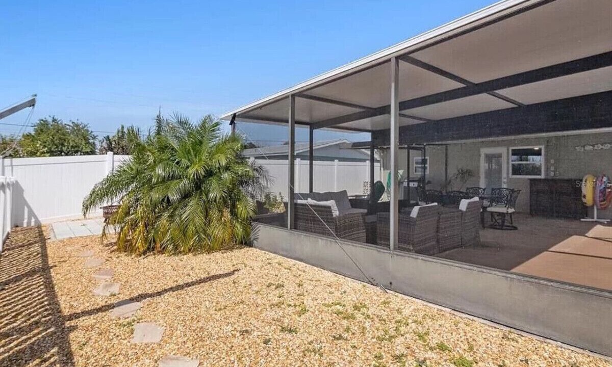 Photo of Patio Balcony in Vista Del Mar