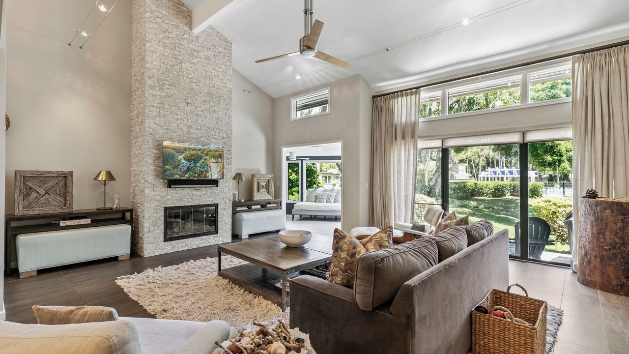 Photo of Livingroom in Palm Valley