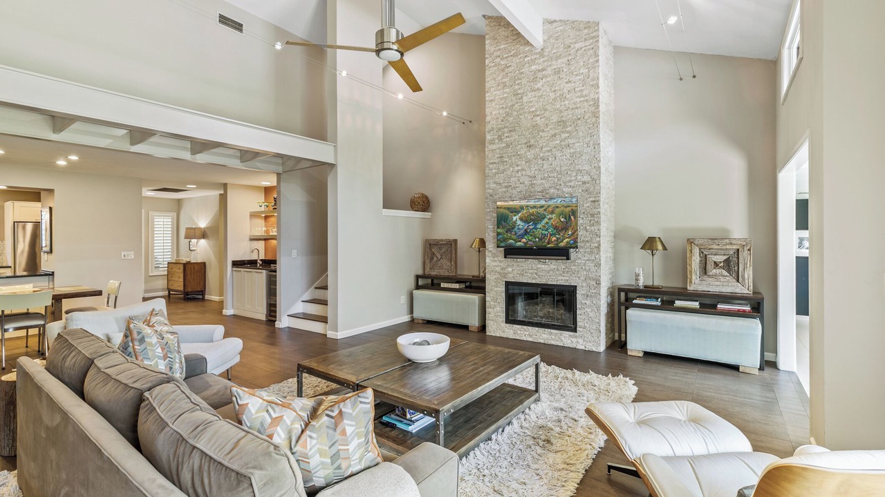 Photo of Livingroom in Palm Valley