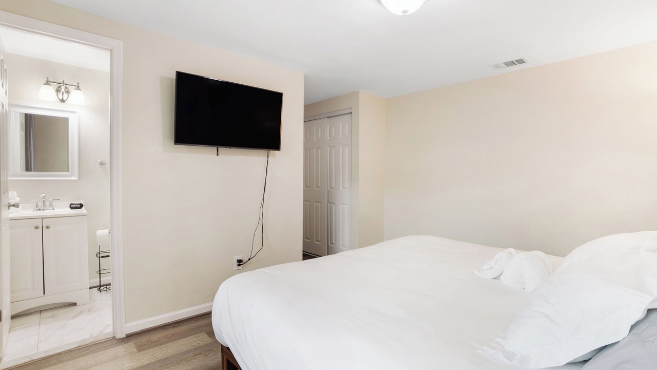 Photo of Bedroom in Ballast Point