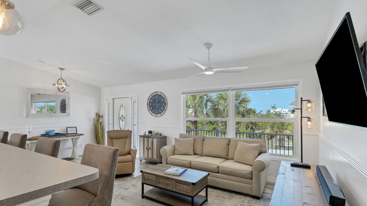 Photo of Livingroom in Palm Island