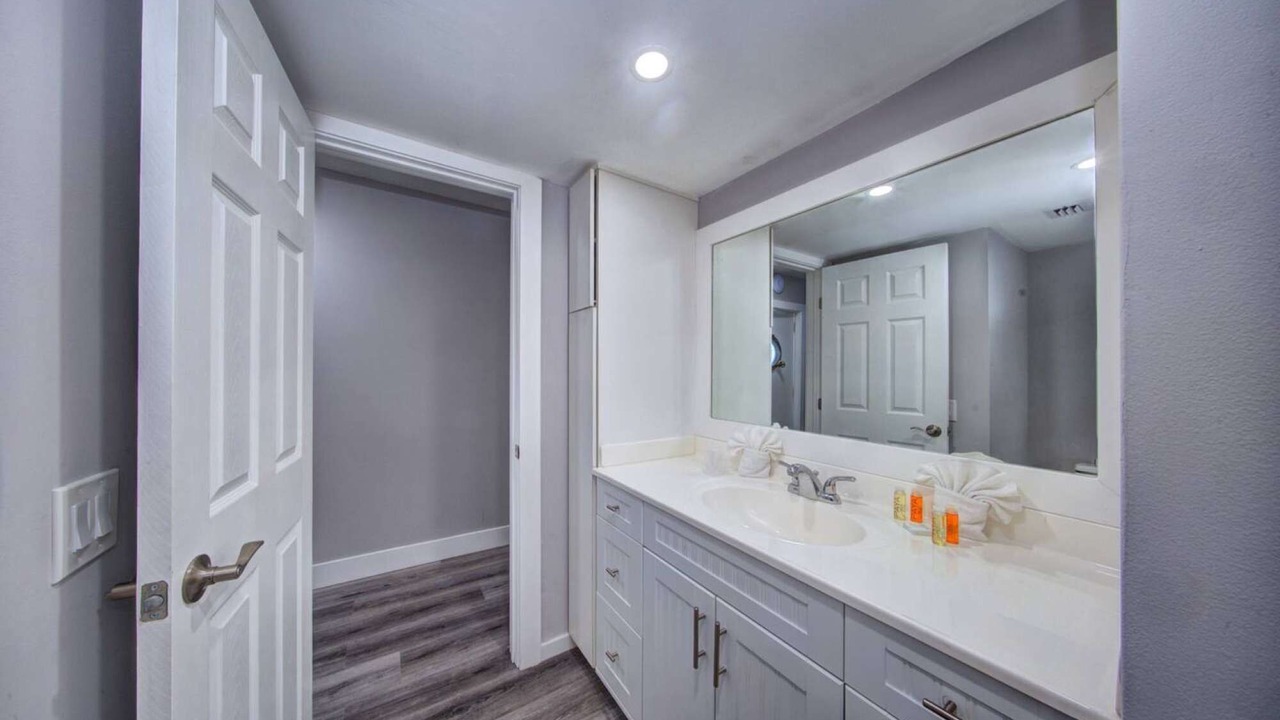 Photo of Bathroom in Harbordale