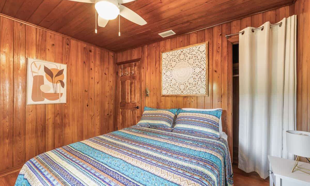 Photo of Bedroom in Chassahowitzka