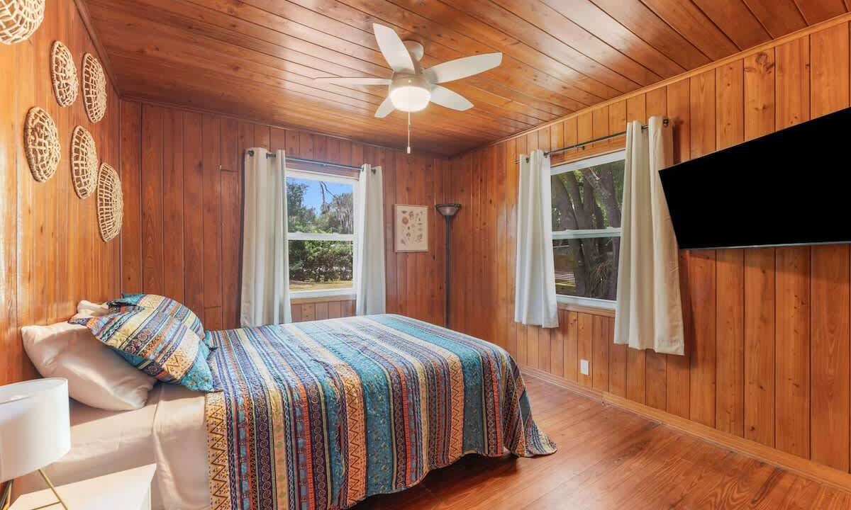 Photo of Bedroom in Chassahowitzka