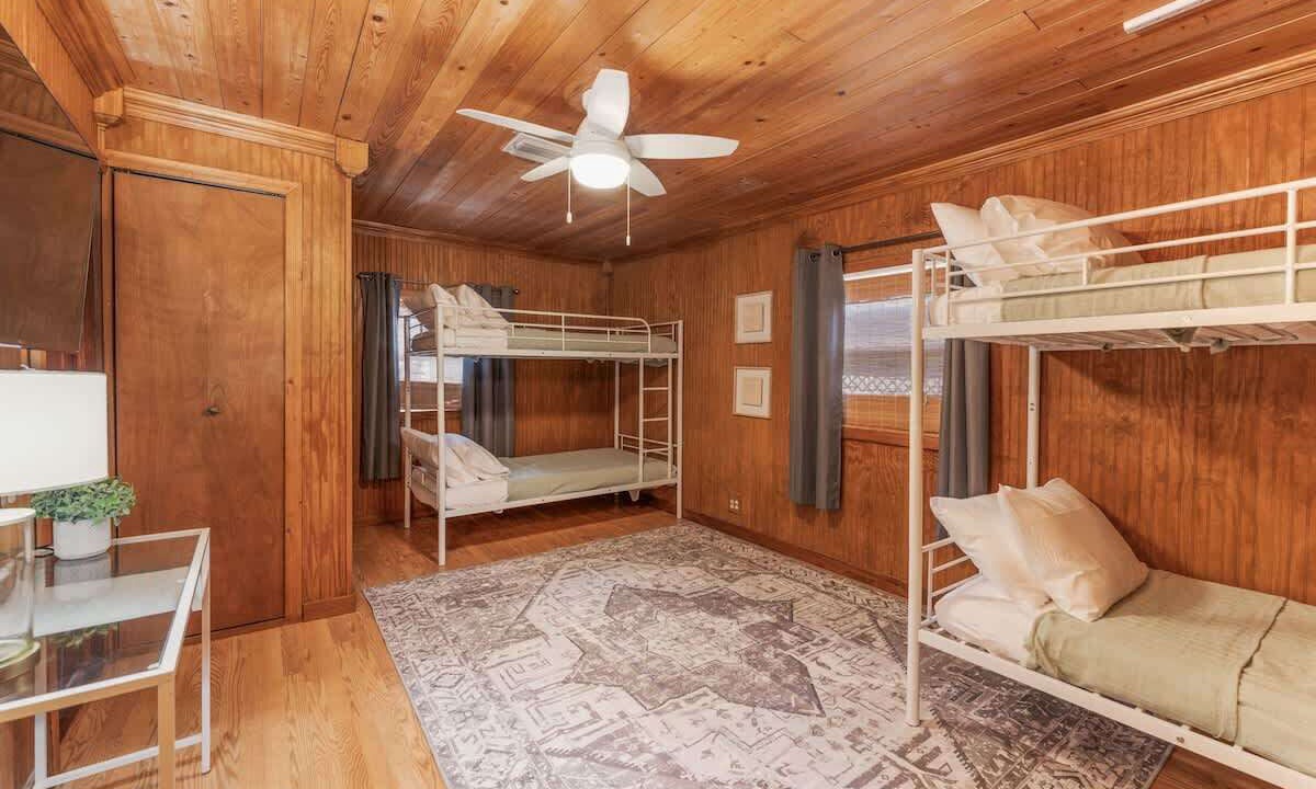 Photo of Bedroom in Chassahowitzka
