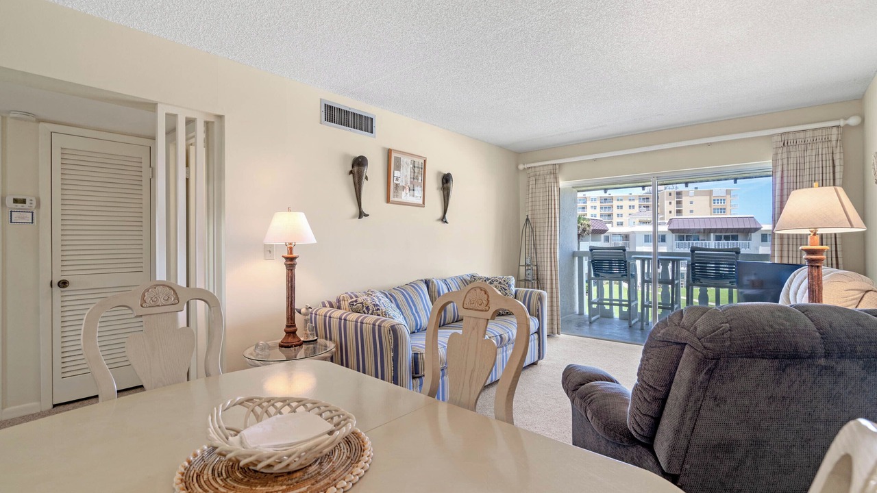 Photo of Livingroom in Point East