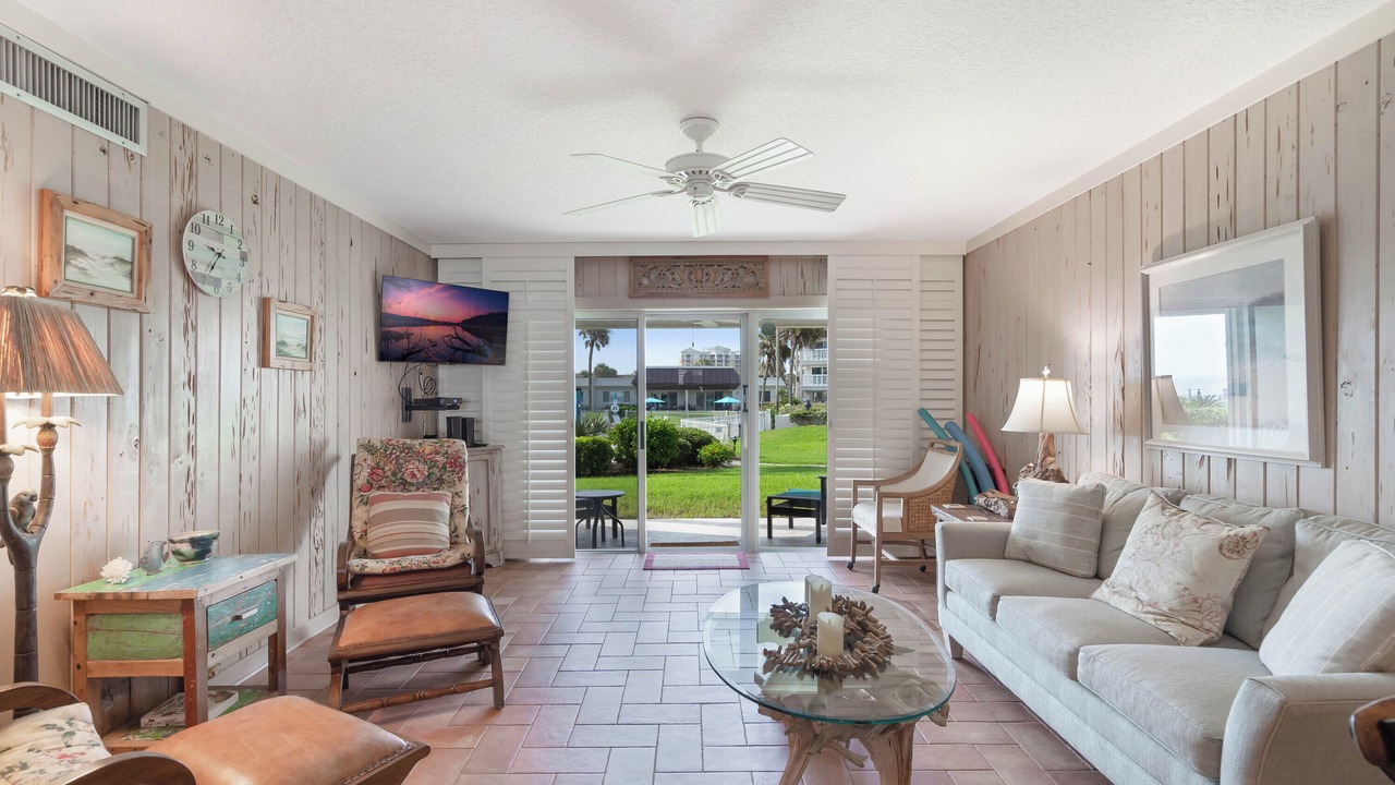 Photo of Livingroom in Point East