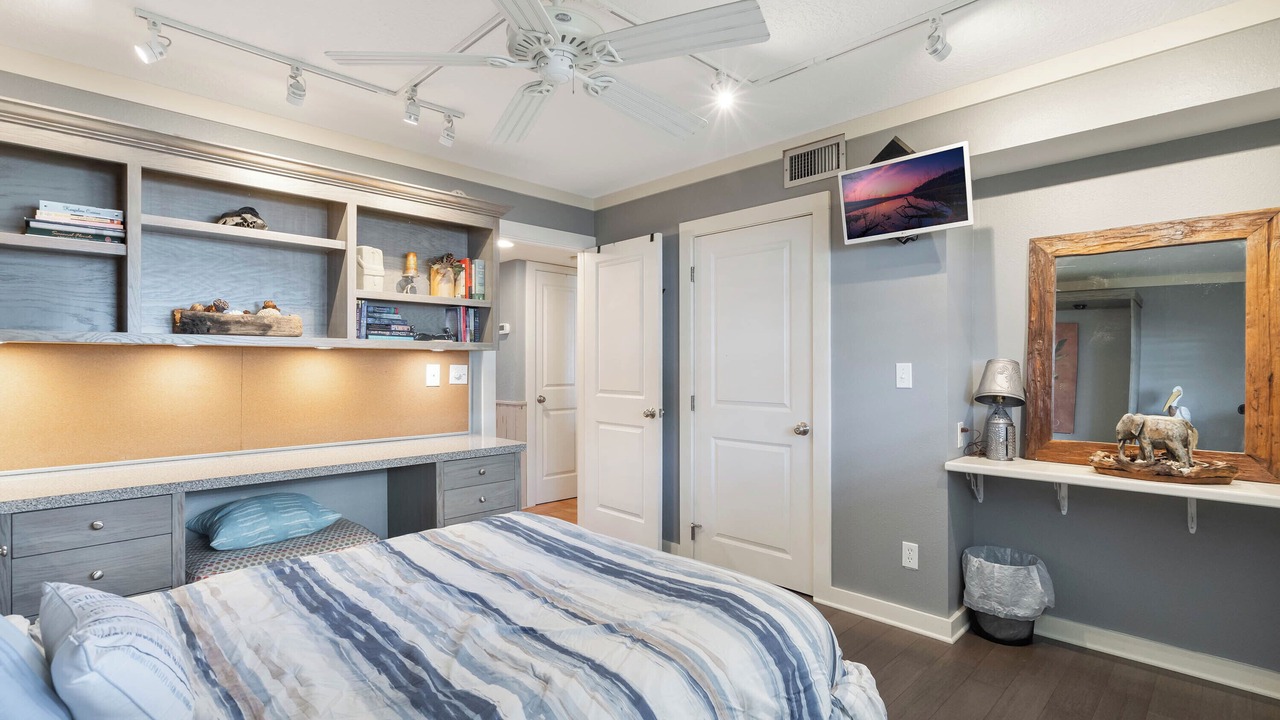 Photo of Bedroom in Point East