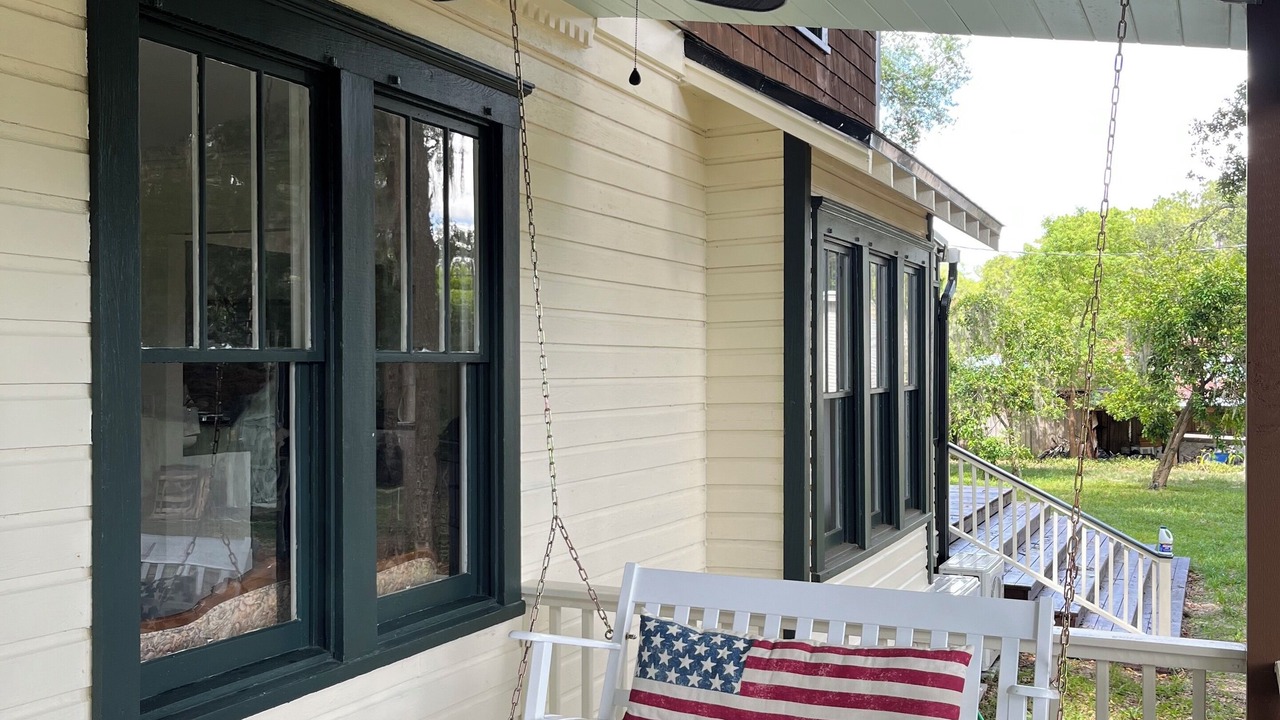 Photo of Patio Balcony in Putnam Hall