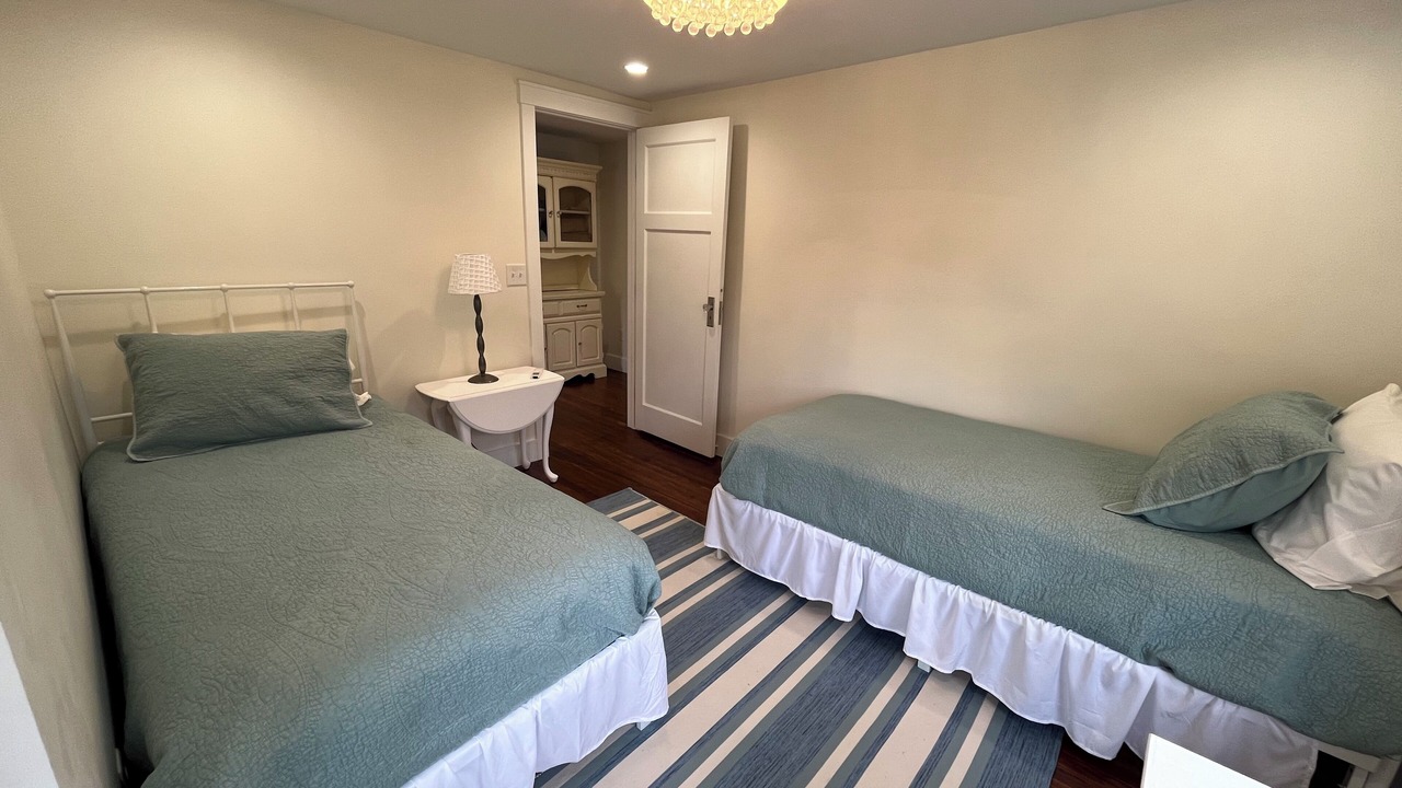 Photo of Bedroom in Putnam Hall