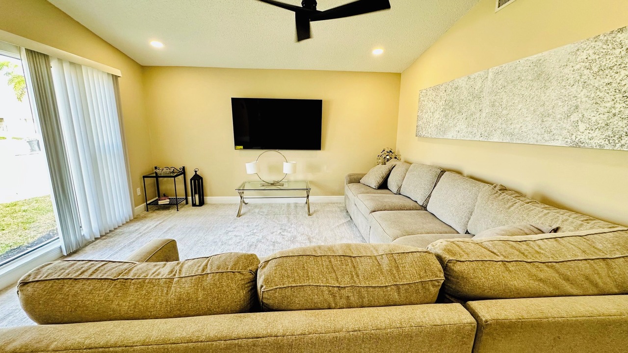Photo of Livingroom in San Carlos Park