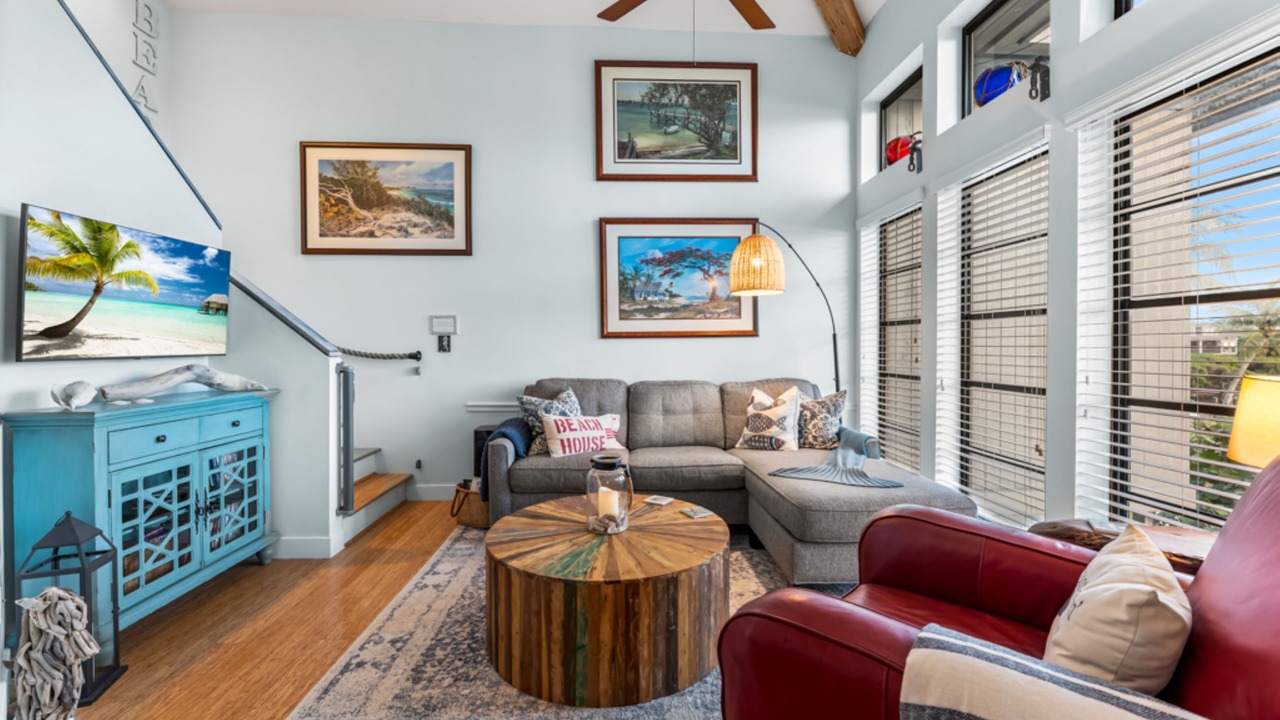Photo of Livingroom in Safety Harbor Club