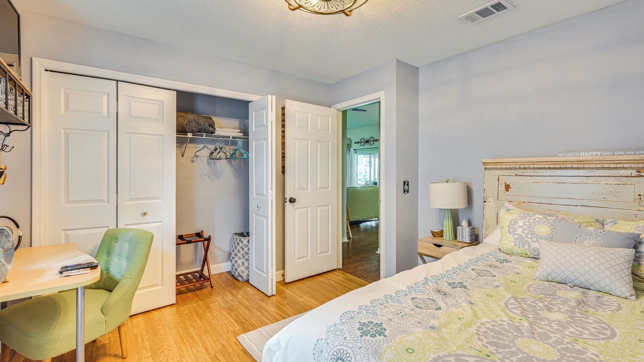 Photo of Bedroom in Silver Oaks