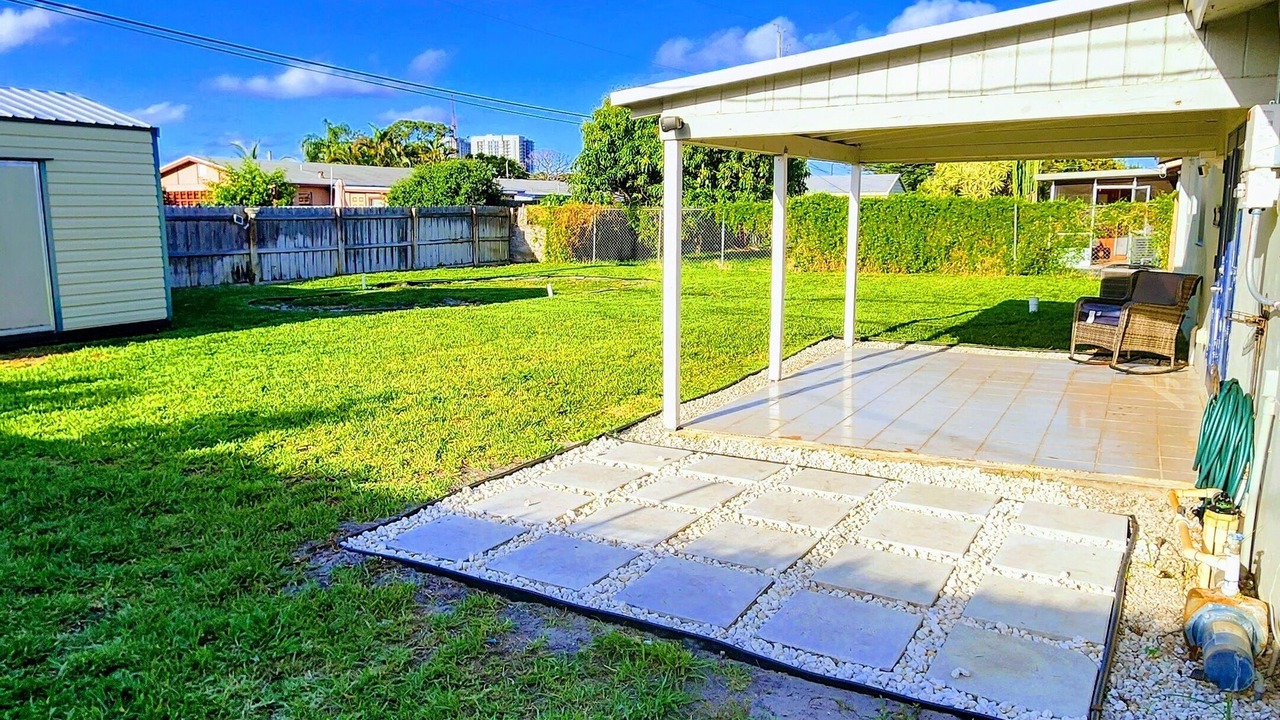 Photo of Patio Balcony in Riviera Beach