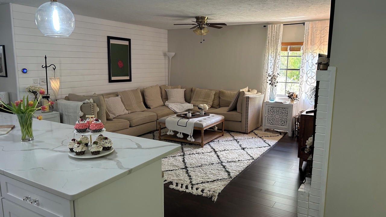 Photo of Livingroom in Saddlebrook