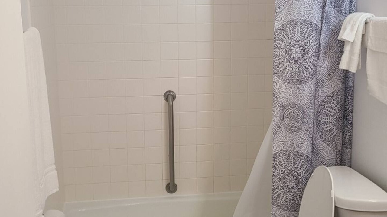 Photo of Bathroom in Englewood South