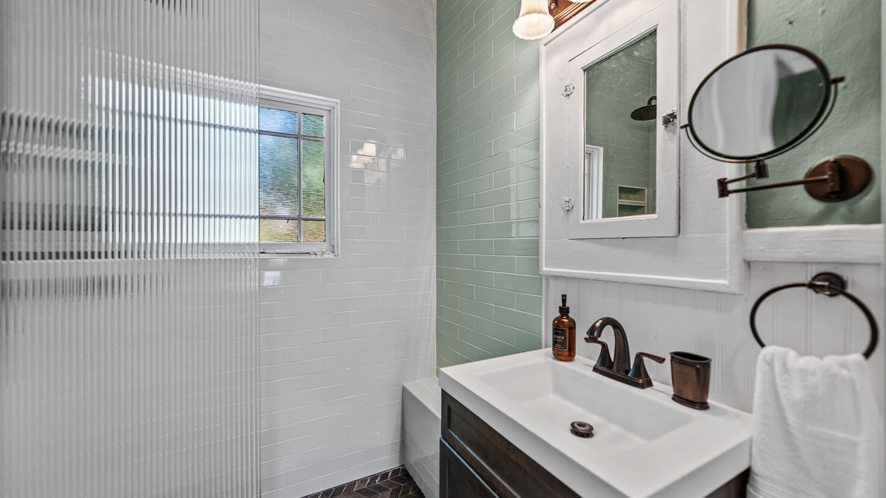 Photo of Bathroom in Dixieland
