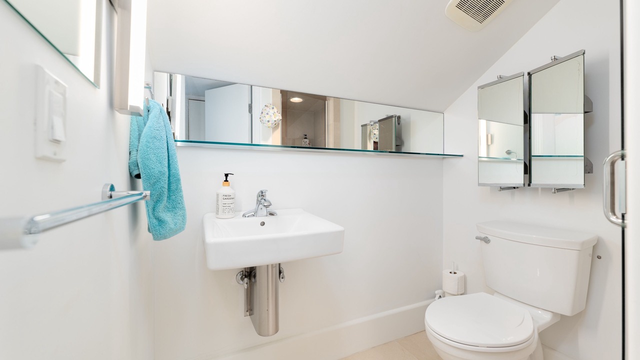 Photo of Bathroom in Palm Valley
