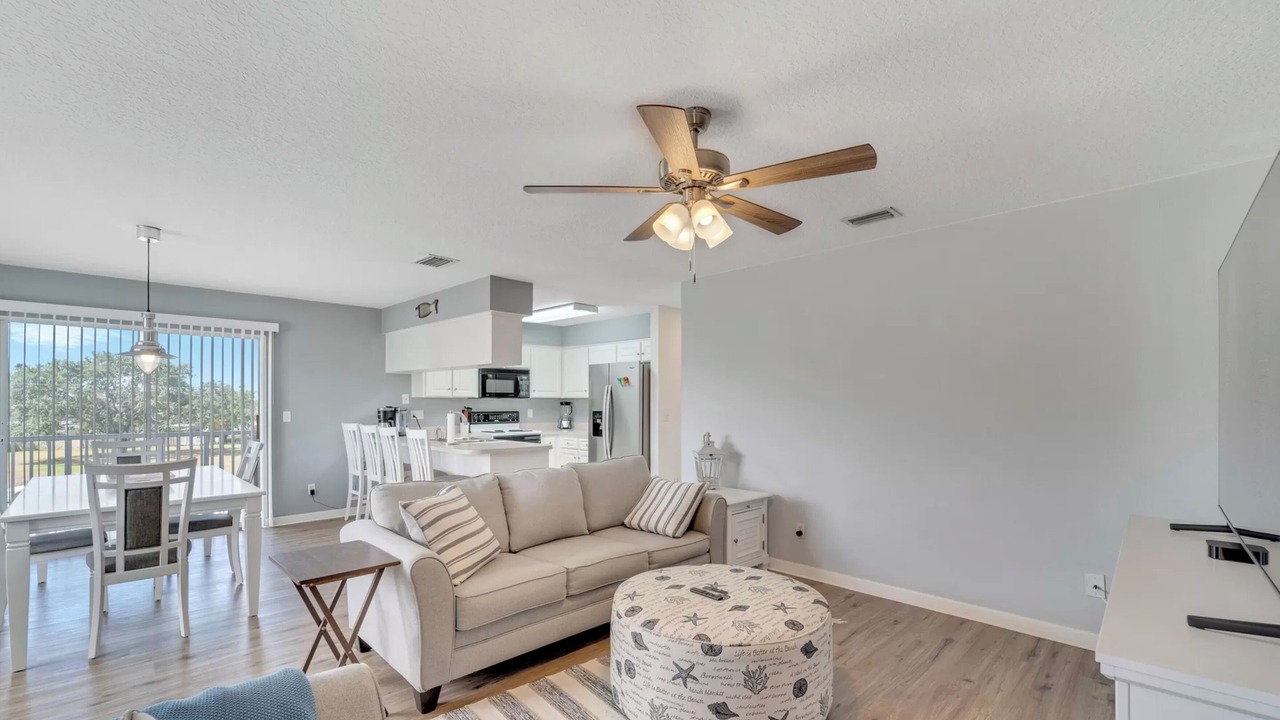 Photo of Livingroom in Apollo Beach
