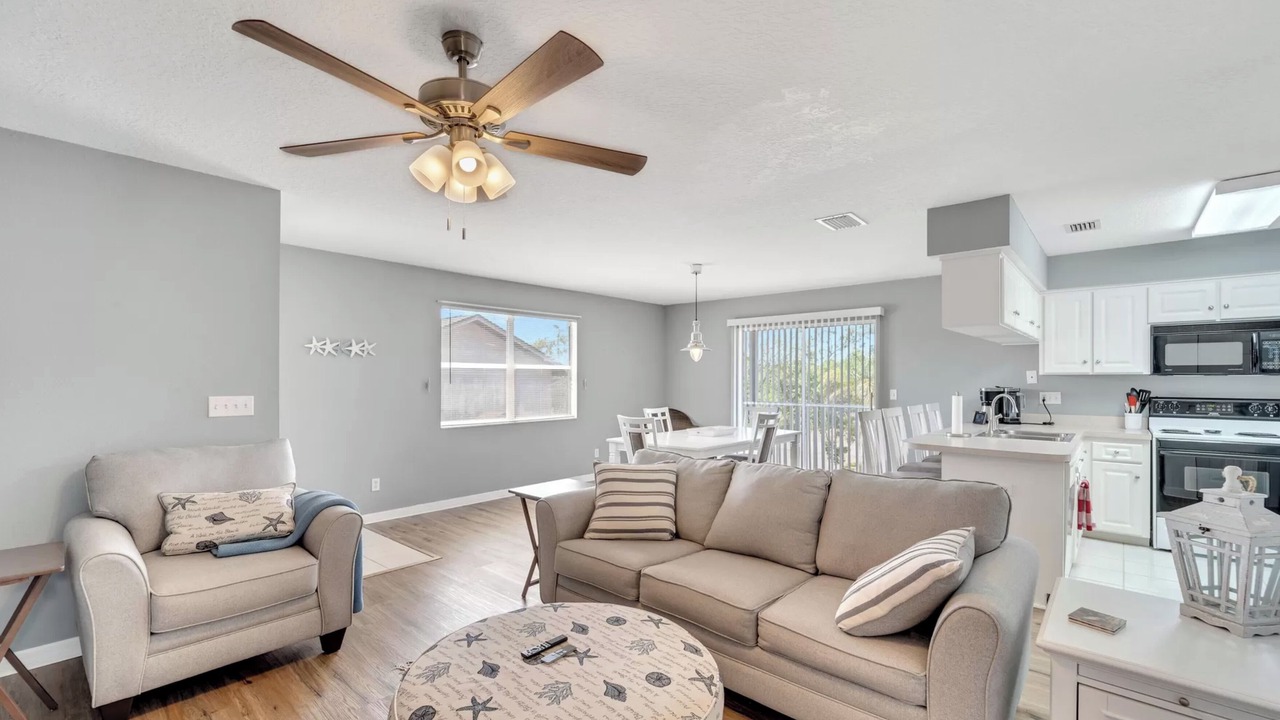 Photo of Livingroom in Apollo Beach