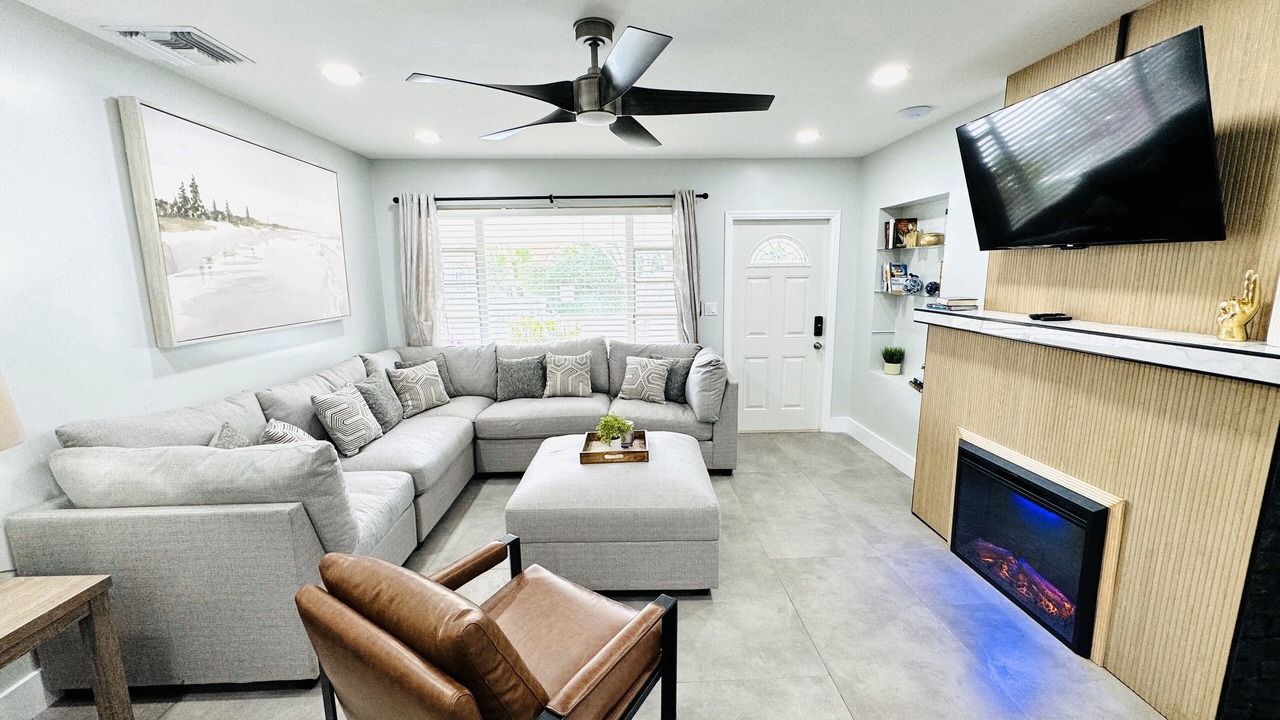 Photo of Livingroom in Lake Ridge