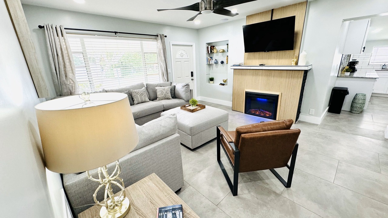 Photo of Livingroom in Lake Ridge