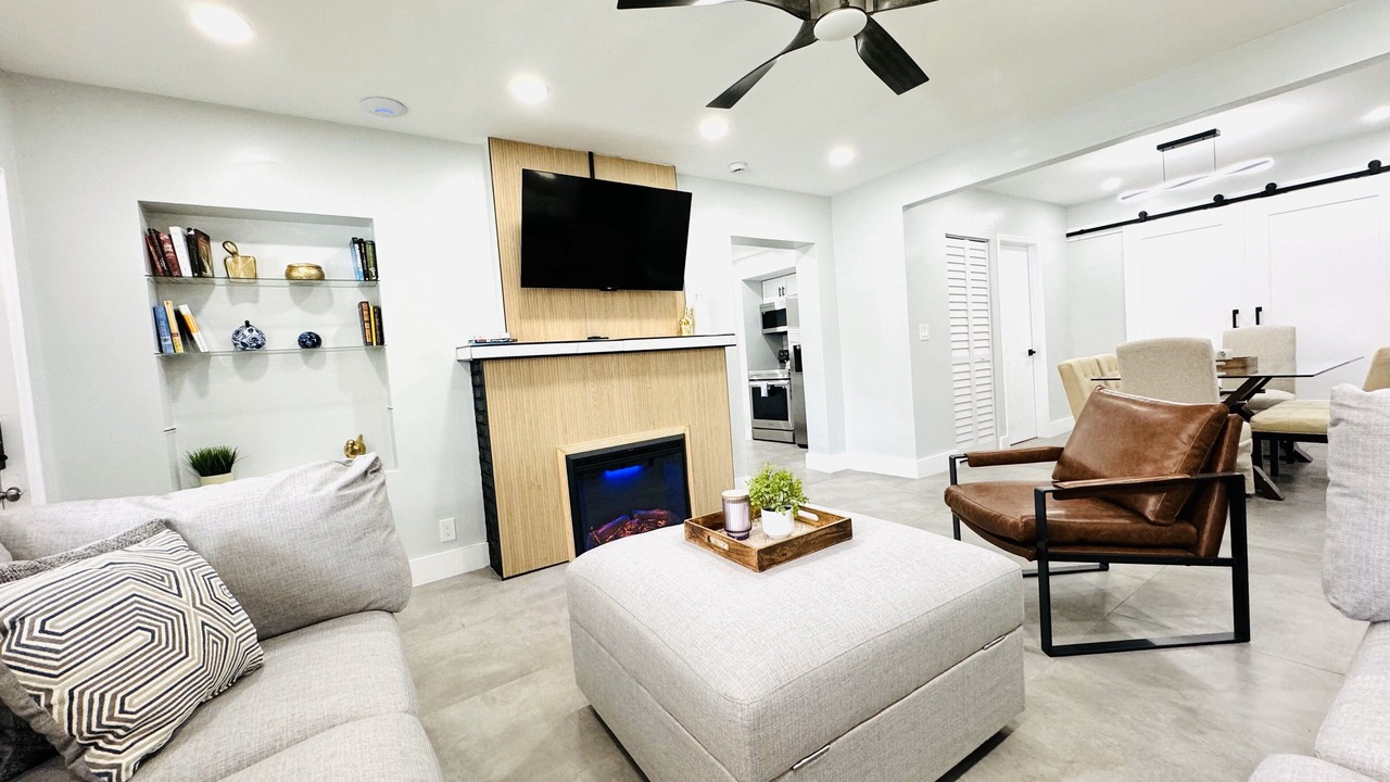 Photo of Livingroom in Lake Ridge