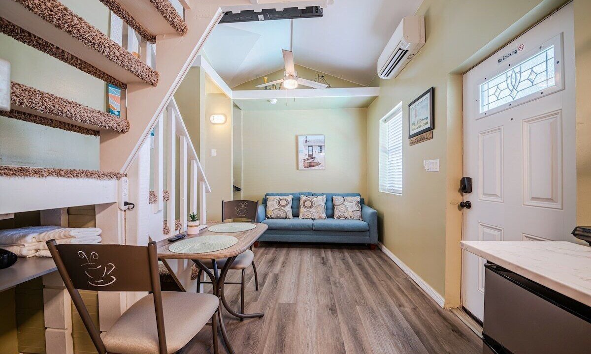 Photo of Livingroom in Kingston