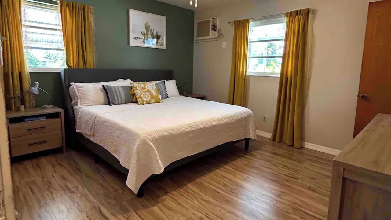 Photo of Bedroom in Venice Gardens