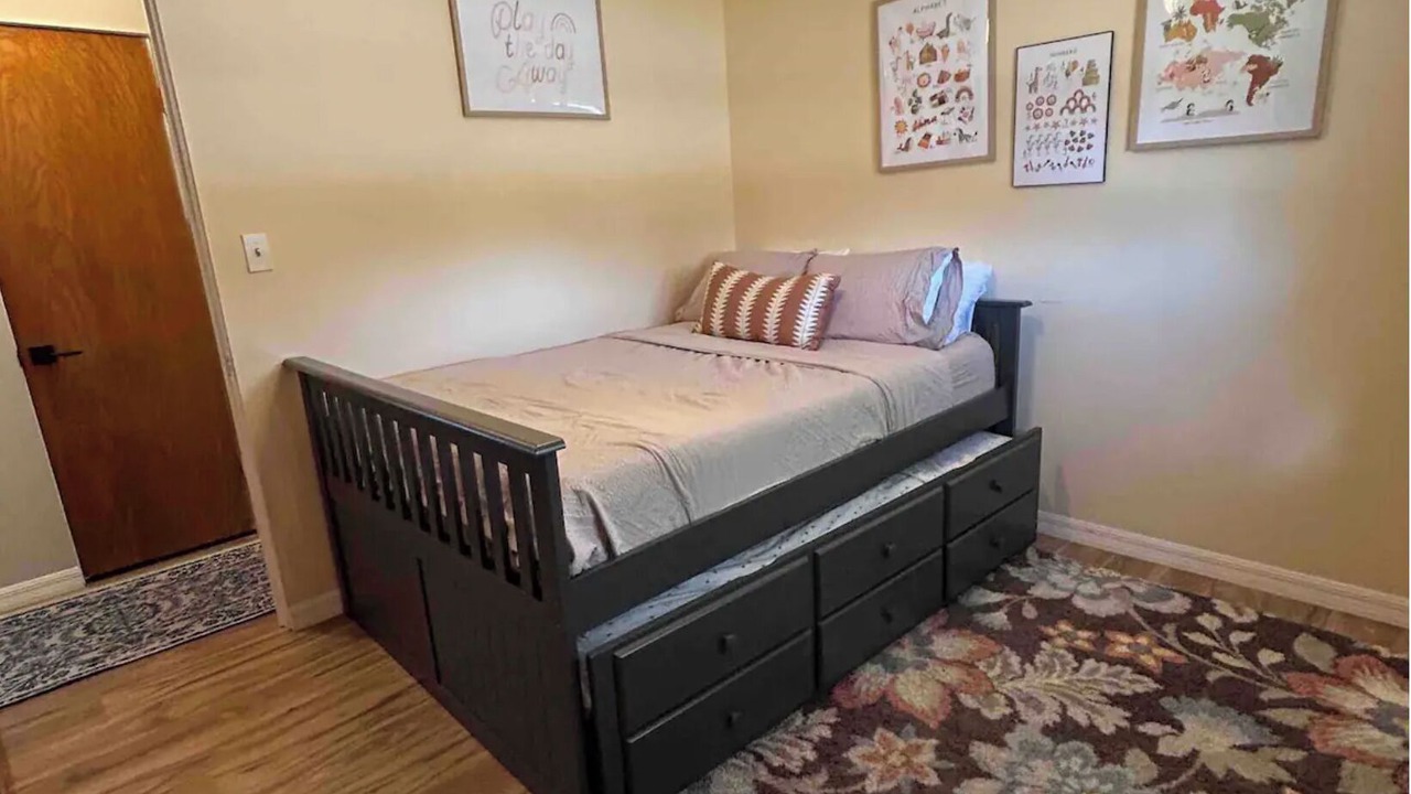 Photo of Bedroom in Venice Gardens