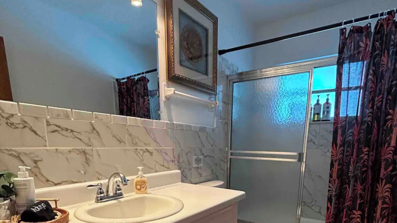Photo of Bathroom in Venice Gardens