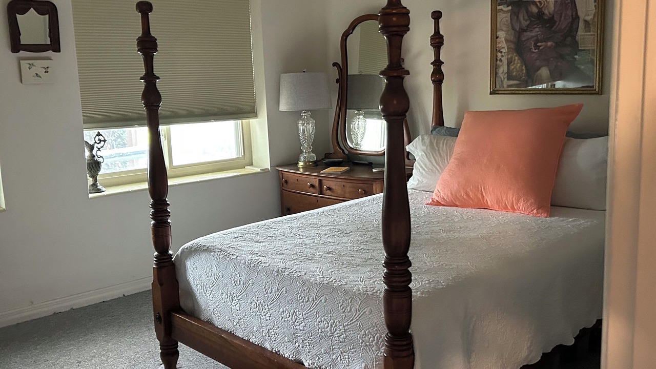 Photo of Bedroom in Babson Park