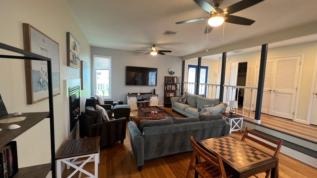 Photo of Livingroom in Laguna Shores