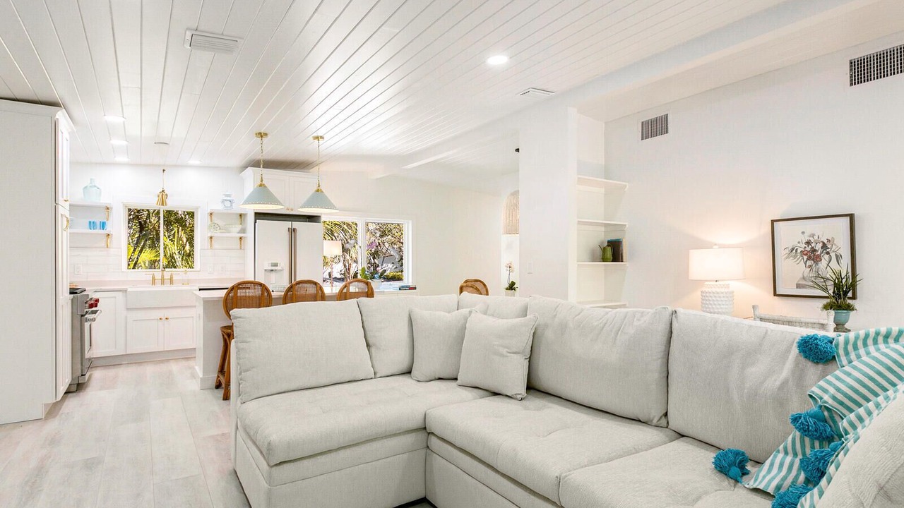 Photo of Livingroom in Longbeach Village