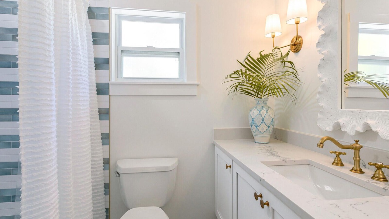 Photo of Bathroom in Longbeach Village